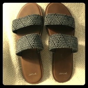 Sanuk sandals